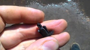 Ручки задних дверей на Лада Ларгус. Часть 5. Замена самореза на пистон.