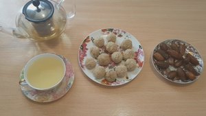 Готовим домашние конфеты из фиников.mp4