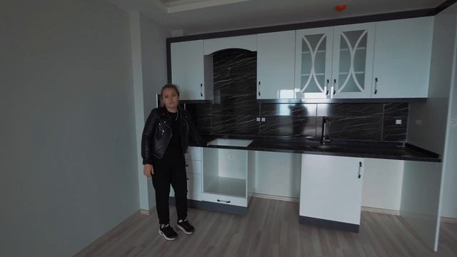 Балкон размером с комнату?? Просторная квартира в Мерсине Арпачбахшиш. Недвижимость в Турции с ВНЖ
