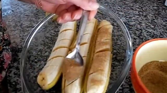 Десерт из бананов.