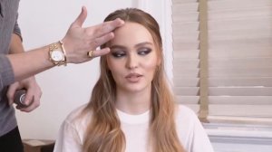 Лили-Роуз Депп: дочь Джонни Деппа и Ванессы Паради, с кем её нашли  папарацци