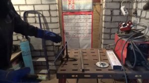 Как варить чтобы не дрожали руки и электрод.mp4