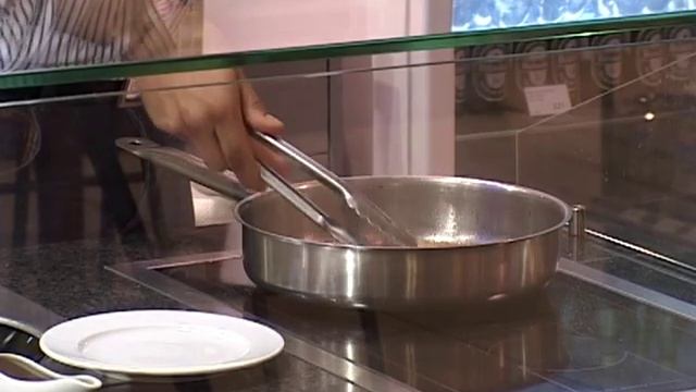 Рецепт от Азбуки Вкуса: микс-салат с перепелками