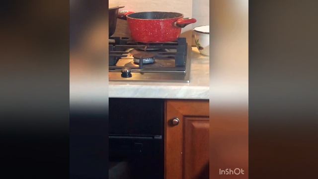 Привет, это моё первое видио, в котором я вам покажу как в домашних условия приготовить картошку 🍟 смотреть онлайн