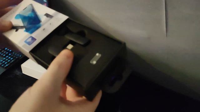 Распаковка стойки с держателем для телефона NB-3541 и микрофона беспроводного К9. смотреть онлайн