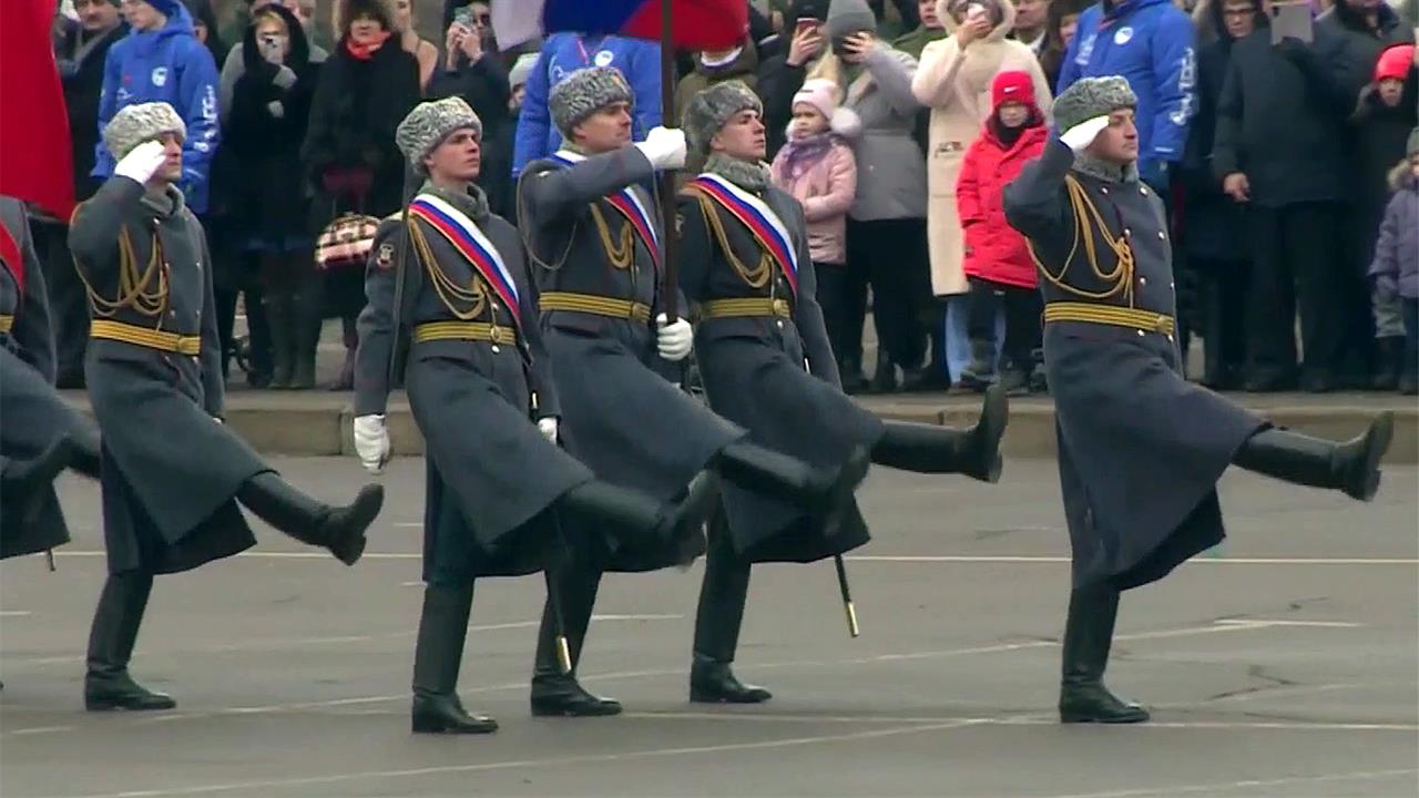 На главной площади Волгограда прошел парад в честь 80-летия победы в Сталинградской битве