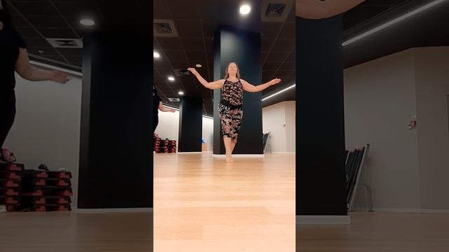 Belly dance workout. Rise & Shine Flow Oriental dance // Урок Восточных танцев. Танцы живота // מחו смотреть онлайн