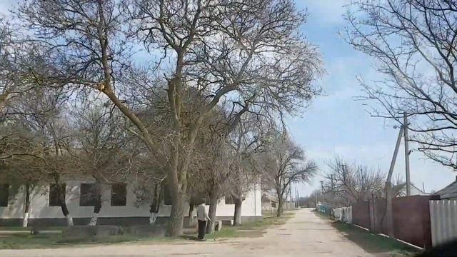 Славное село рядом с морем и лечебным грязевым озером. Показываю село и дома до 1,4 млн. рублей.