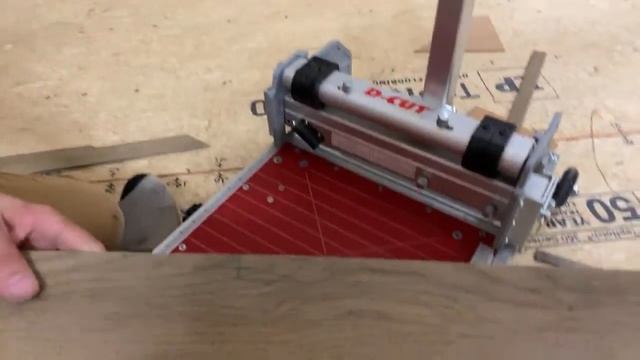 Best vinyl plank flooring cutter
