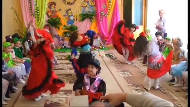 Зажигательный цыганский танец в детском саду. Старшая группа.