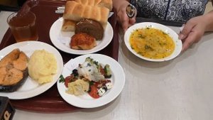 ✅АДЛЕР. ЕДА ЗА КОПЕЙКИ. ✅ЗДЕСЬ ВКУСНО КОРМЯТ. ОБЗОР СТОЛОВОЙ 50/50. ЦЕНЫ СОВХОЗ РОССИЯ.