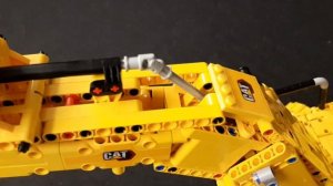 Lego Technic CAT Bulldozer 42131 B-Model MOC
