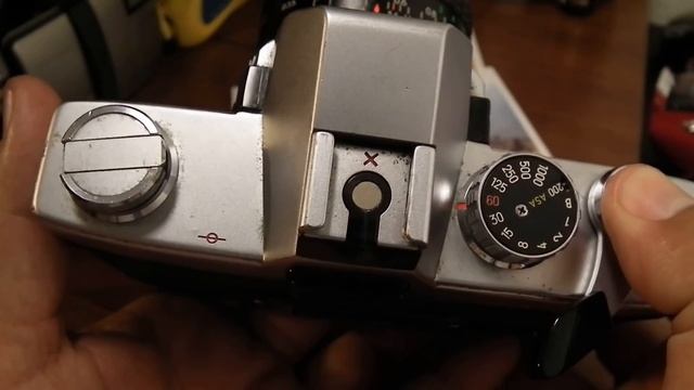 Minolta SRT-101b slr.35mm."Descripcion e instalacion del rollo en la camara".AQP-PE's collection. смотреть онлайн