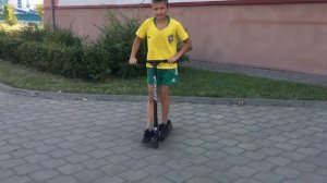 КАК ПРАВИЛЬНО ДЕЛАТЬ ТРЮКИ НА СКУТЕ | БЕШЕНЫЕ ТРЮКИ НА САМОКАТЕ | САМЫЕ ОПАСНЫЕ ТРЮКИ ОТ ПРОФИ