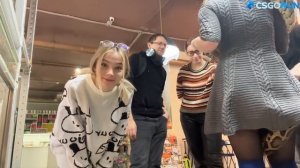 Залез в трусы ?