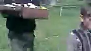 дети хоронят кота.3gp