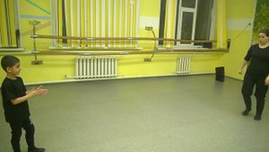 Учился танцевать лезгинку в паре