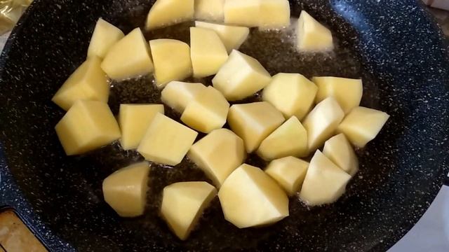 Как пожарить крупный картофель на гарнир