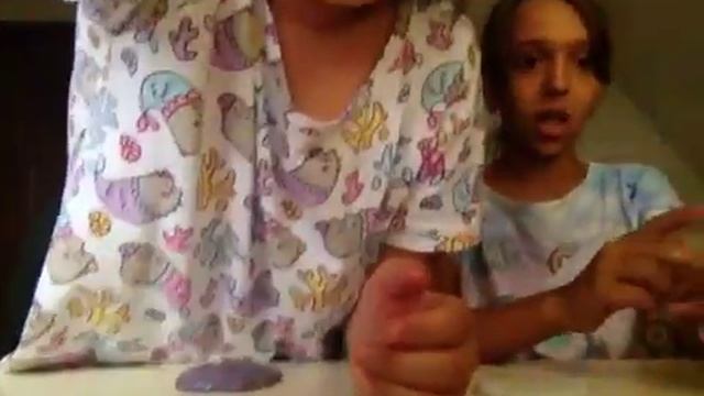 Нас покусали земляные осы в лесу смотреть онлайн