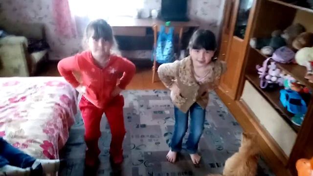Варя и Арина танцуют"Uno" смотреть онлайн