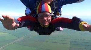 2011-06-25 Танай, прыжок с парашютом