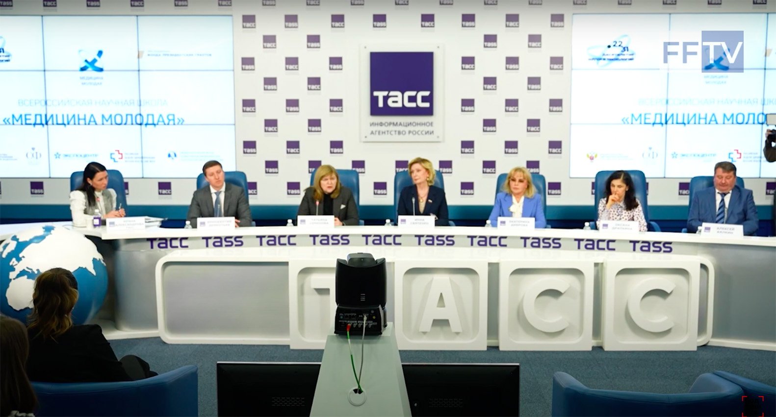 сцена в доме культуры. конкурс юных талантов. цирк 2023. молода 2023. центр творчества россия молодая.