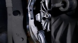 Как снять шкив с коленвала Chrysler 300C? #chrysler300 #шкив #EER2.7