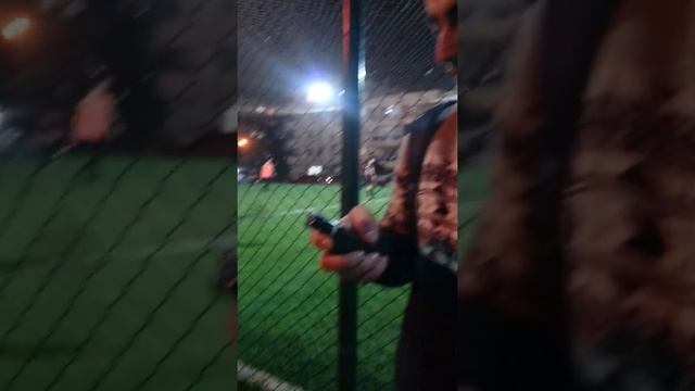 Elektronik sigarayı tek çekimde yakan barış смотреть онлайн