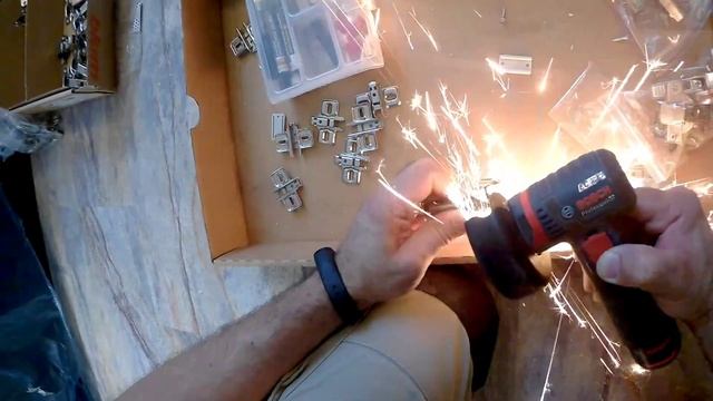 Почему у тебя должно быть минимум два сверла Фостнера под петли? смотреть онлайн