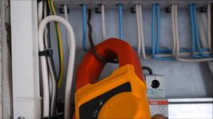 ► Как пользоваться токовыми клещами + Обзор Fluke 302+ | How to use the current clamp ?