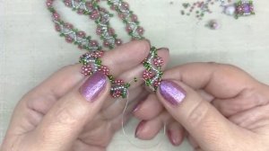 Колье из бисера Нежность