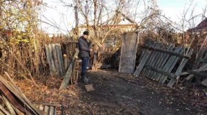 ТРАКТОР ВЫКАРЧЕВЫВАЕТ КОРНИ ДЕРЕВЬЕВ