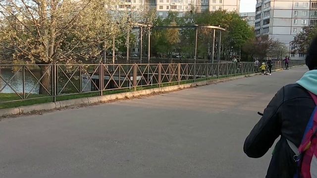 ПОЕЗДКА НА САМОДЕЛЬНЫХ ЭЛЕКТРОСАМОКАТАХ смотреть онлайн