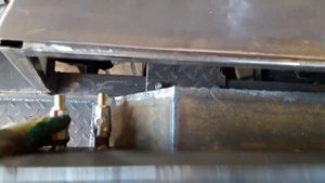 Минипогрузчик. Стрела, сидение, облицовка, ковш..mp4