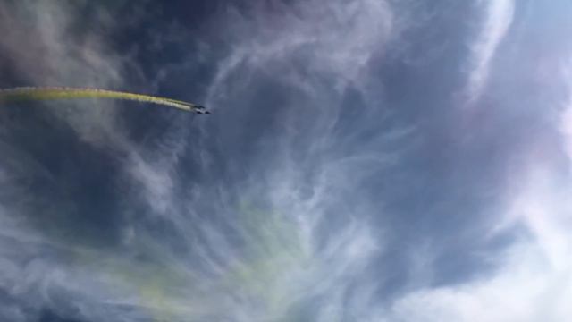 Группа высшего пилотажа КНР "Первое августа" - Групповая бочка смотреть онлайн