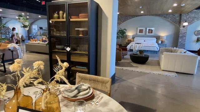 Visiting Magnolia Silos || Come to Waco, Texas With Me смотреть онлайн