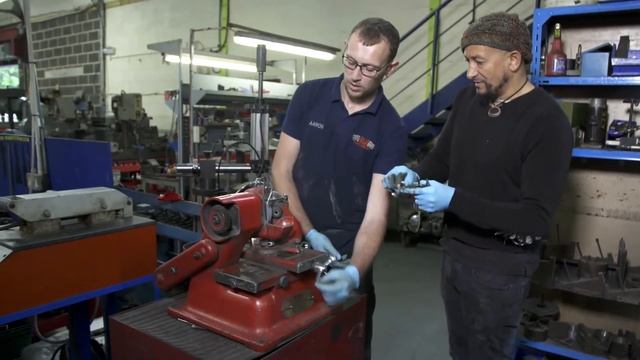 Lancia Fulvia Valve Seats | Workshop Uncut | Car S.O.S. смотреть онлайн