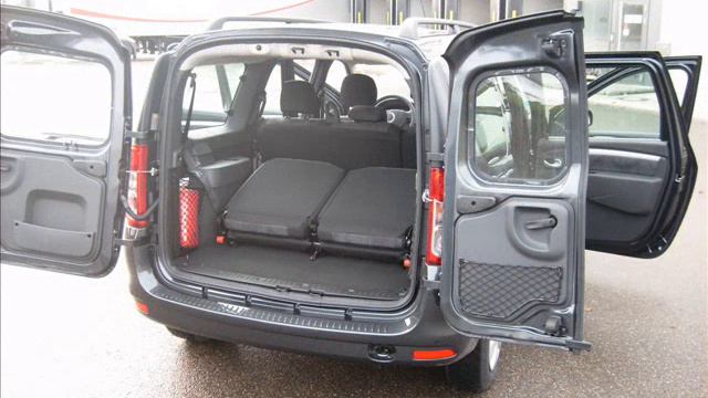 Dacia Logan MCV Facelift 2009 & Rihanna Musik ( Home Privat Video ) смотреть онлайн