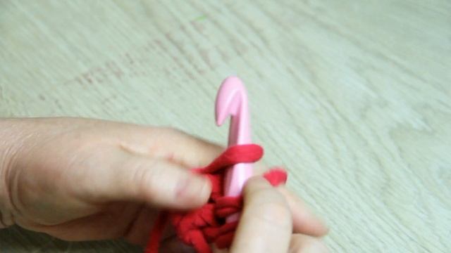 НЕ ВЫБРАСЫВАЙТЕ СТАРЫЕ  КОЛГОТКИ - Как СДЕЛАТЬ КРАСИВЫЙ КОВРИК ИЗ КОЛГОТ смотреть онлайн