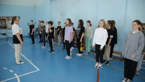 Урок физической культуры в 6 классе по теме: "Баскетбол: обучение ловли и передачи"