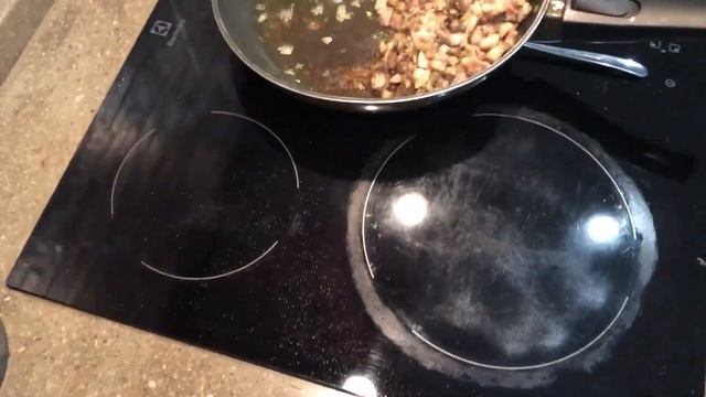 Очень вкусный салат, ешь и не остановится, вкусно и быстро, салат на любой праздник. Мясной салат.