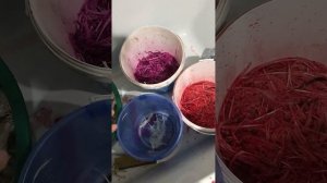 Как покрасить перья !