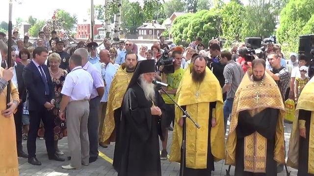 Архимандрит Иеремия на открытии памятника Петру и Февронии