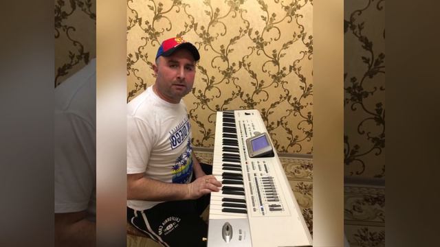 ES QEZ SHAT SHAT SIRUM EM смотреть онлайн