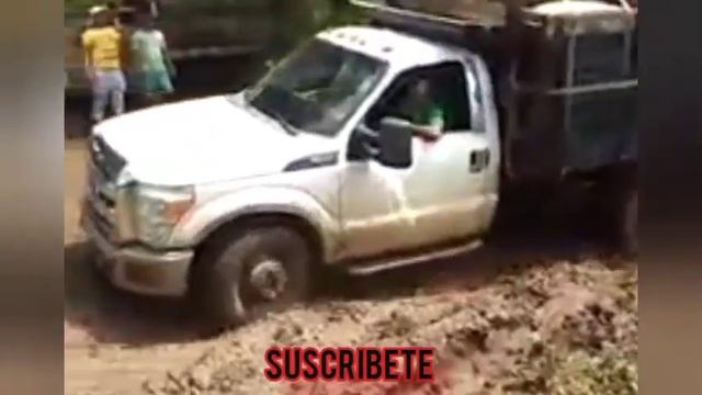 EN LODO EXTREMO ¡ el FORD SUPER DUTY F350 en barro a maxima capacidad de carga | 4x4 Venezuela смотреть онлайн