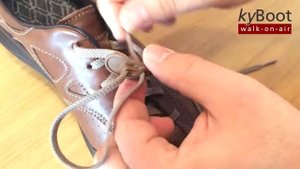 Приспособление для завязывания шнурков. Просто и удобно.
