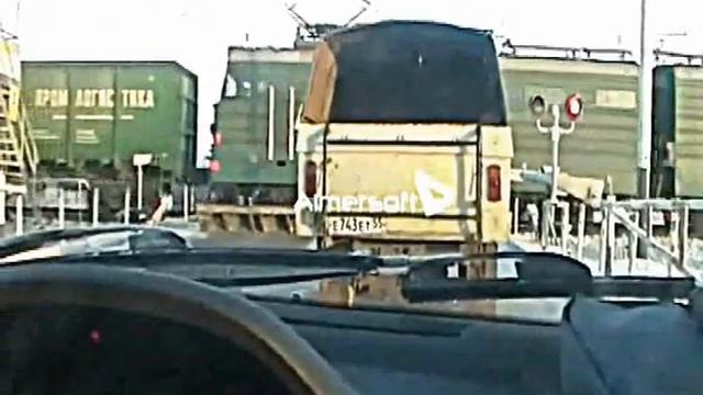 Омск. омская обл. Лузино . ЖД переезд. смотреть онлайн