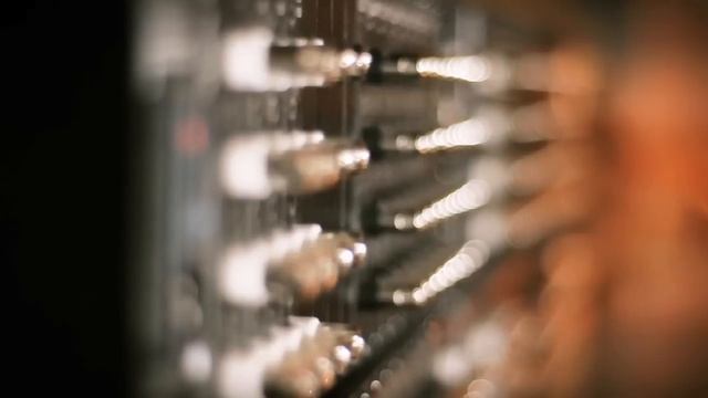 A/V Professional - HiPhi смотреть онлайн