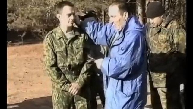 Защита от ударов автоматом.штык-ножом и сапёрной лопатой