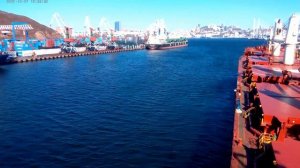 Лоцман. Швартовка Балкера между двух судов.